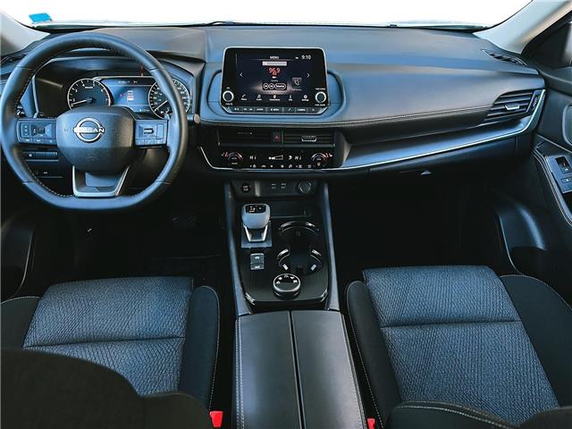 2025 Nissan Rogue SV Moonroof