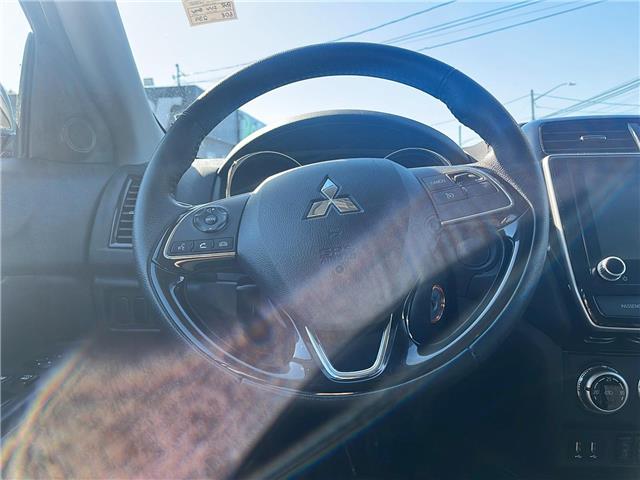 2024 Mitsubishi RVR SE