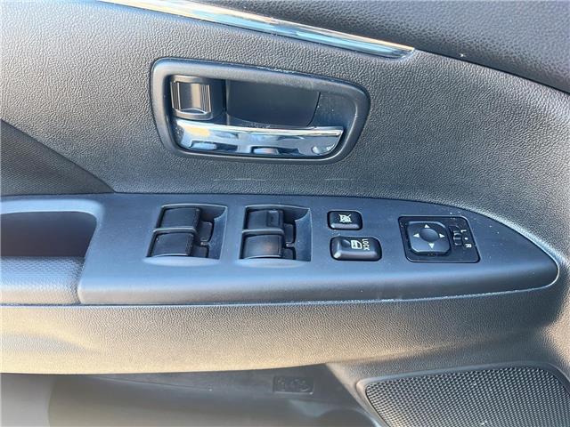 2024 Mitsubishi RVR SE