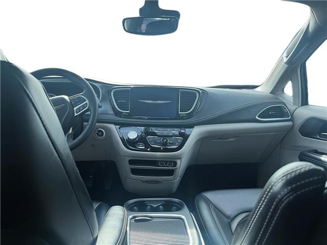 2023 Chrysler Pacifica Touring-L