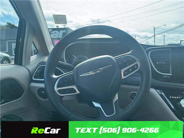 2023 Chrysler Pacifica Touring-L