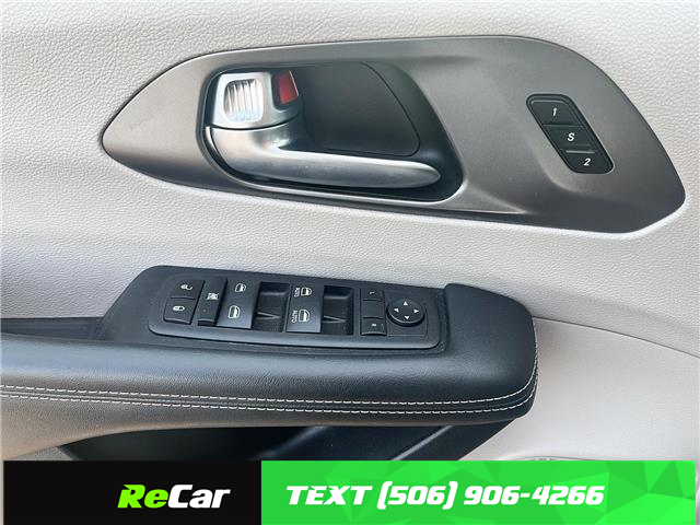 2023 Chrysler Pacifica Touring-L