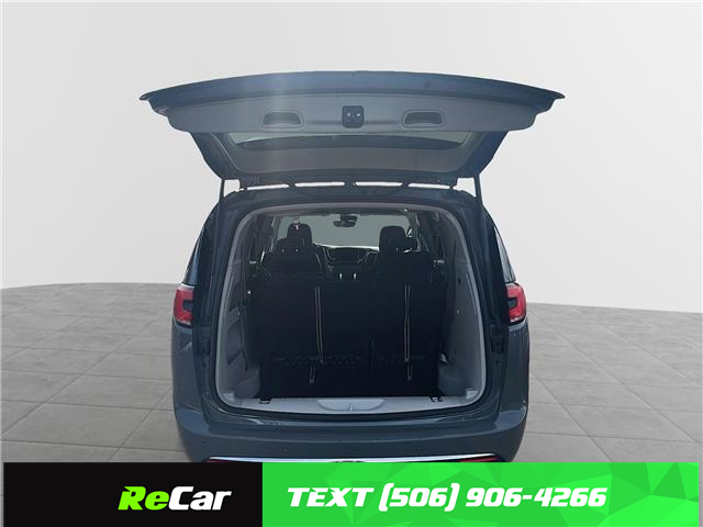 2023 Chrysler Pacifica Touring-L