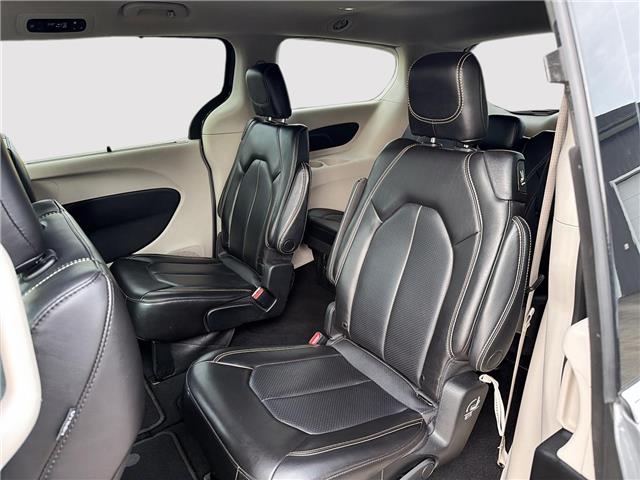 2023 Chrysler Pacifica Touring-L