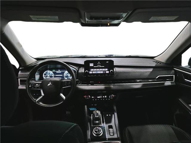 2023 Mitsubishi Outlander Plug-In Hybrid ES