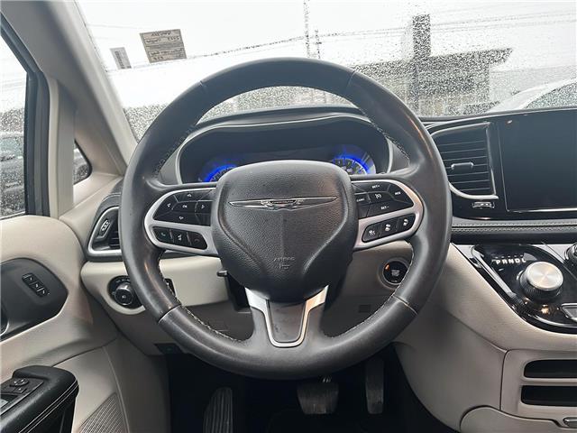 2023 Chrysler Pacifica Touring-L