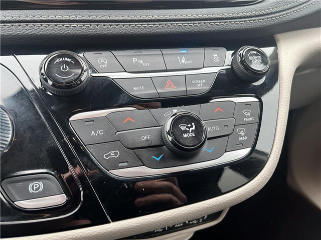 2023 Chrysler Pacifica Touring-L