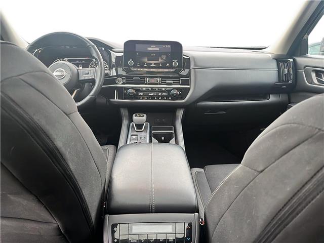 2024 Nissan Pathfinder SV