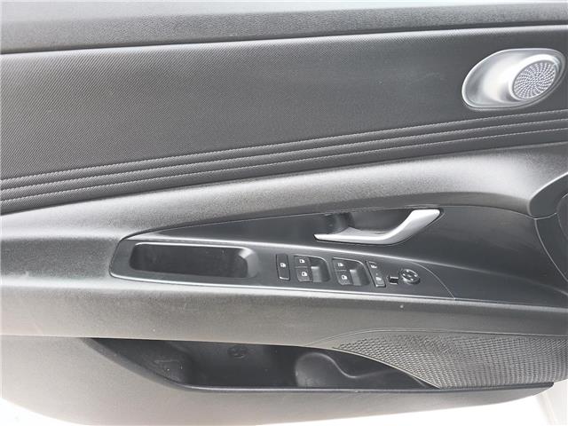 2022 Hyundai Elantra Preferred w/Sun & Tech Pkg