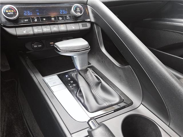 2022 Hyundai Elantra Preferred w/Sun & Tech Pkg