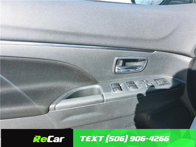 2023 Mitsubishi RVR SE