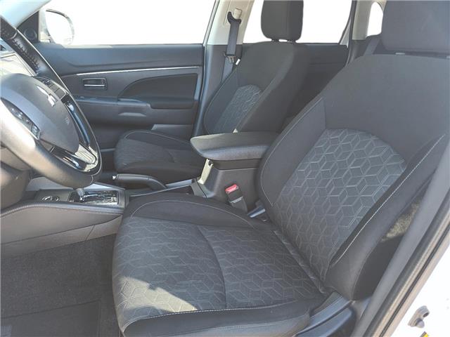 2023 Mitsubishi RVR SE