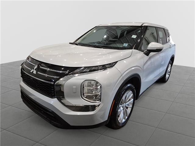 2025 Mitsubishi Outlander ES