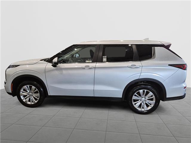 2025 Mitsubishi Outlander ES