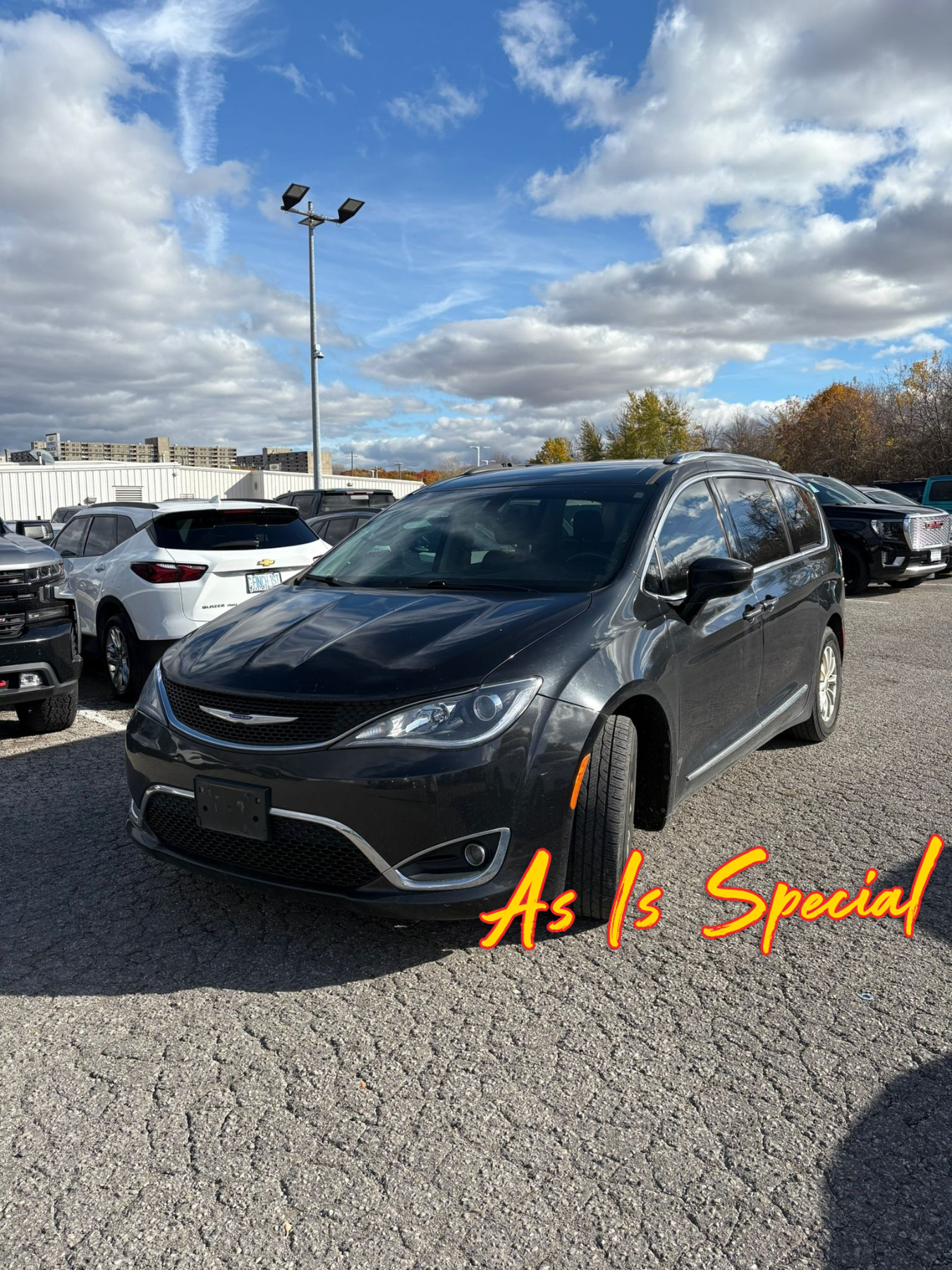used 2018 Chrysler Pacifica car, priced at $15,989