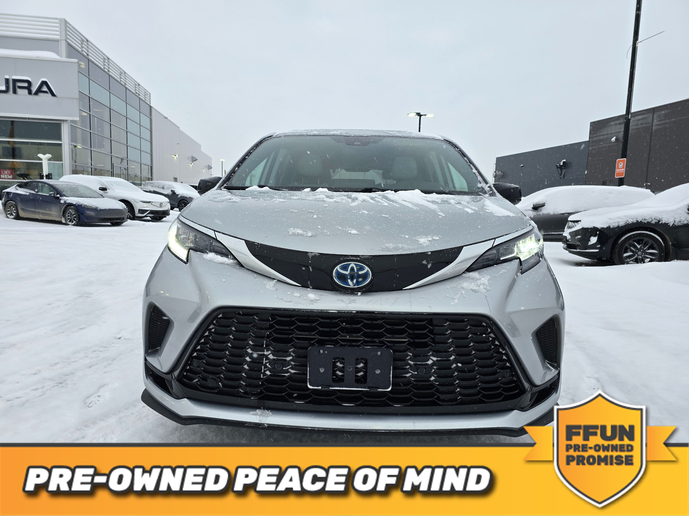 used 2022 Toyota Sienna car, priced at $58,900