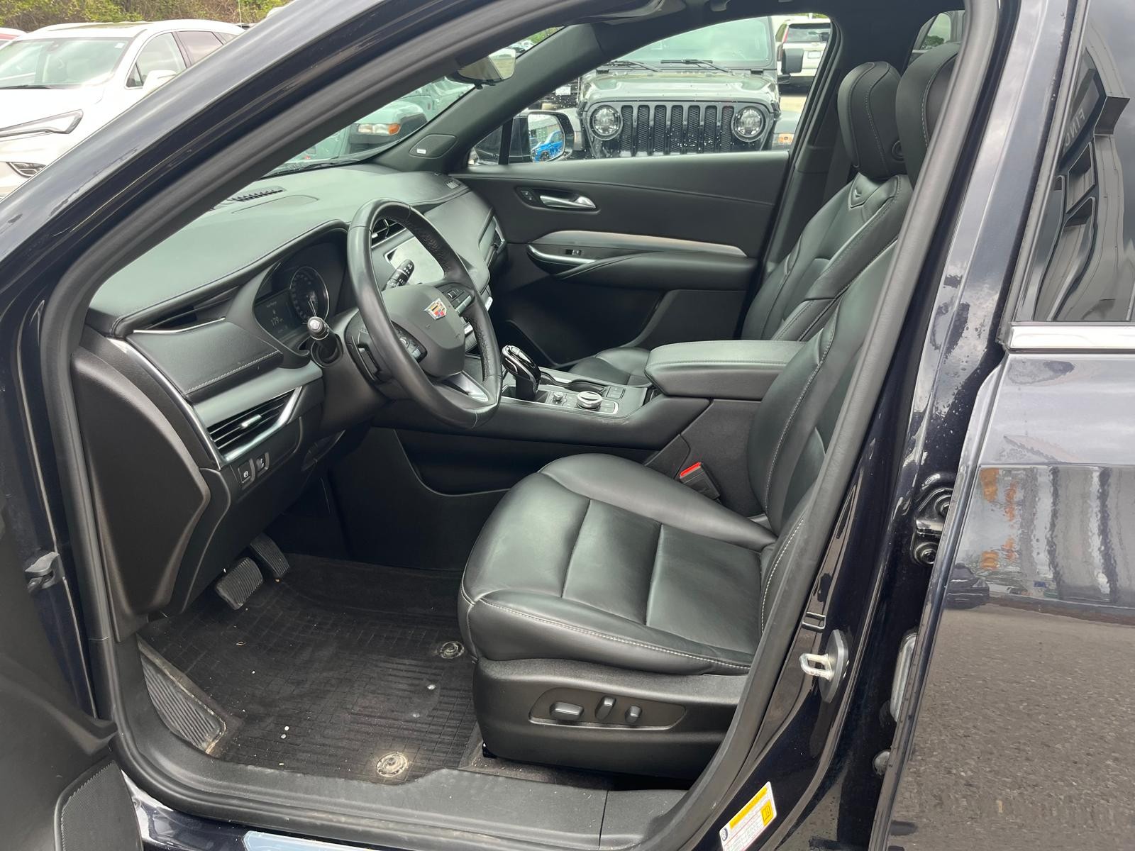 used 2022 Cadillac XT4 car, priced at $37,281