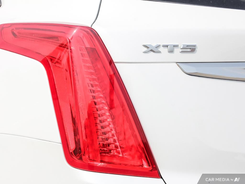 used 2018 Cadillac XT5 car, priced at $25,875