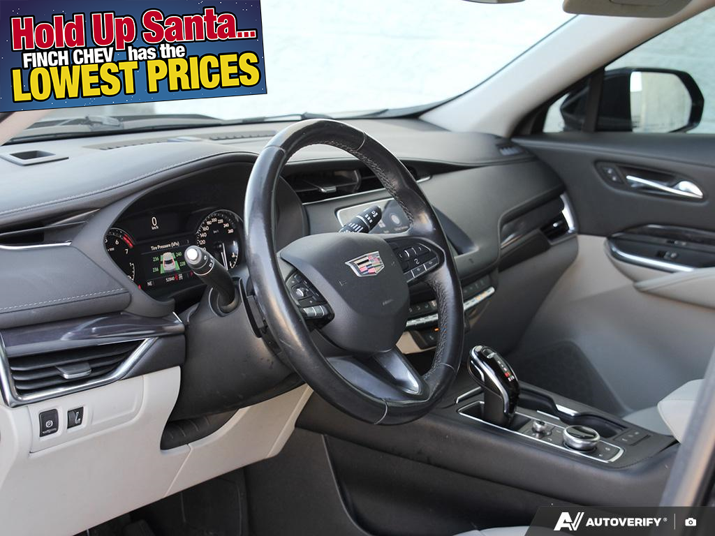 used 2020 Cadillac XT4 car, priced at $27,998